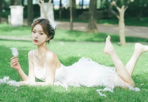 吃瓜美女网红视频,网红美女吃瓜视频走红网络